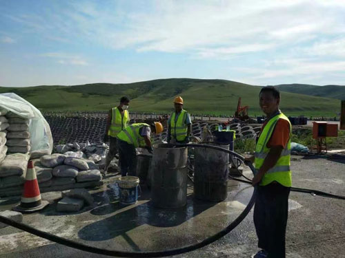 临夏公路地聚物下沉注浆